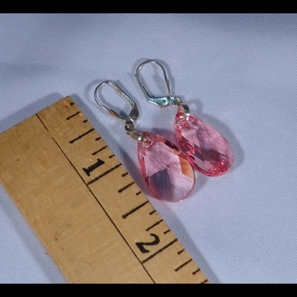 Lt.Rose Swarovski crystal earrings - Picture 4 of 5