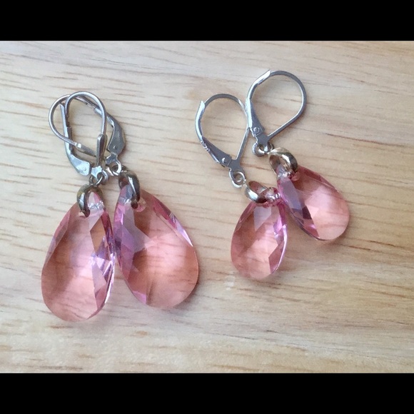 Lt.Rose Swarovski crystal earrings - Picture 3 of 5