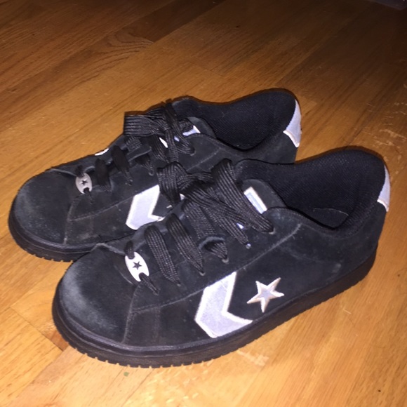 Converse Shoes - Converse sneakers size 7