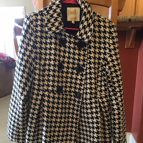 Super cute black/white light weight coat!!! - Picture 1 of 4
