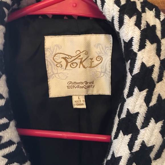 Super cute black/white light weight coat!!! - Picture 4 of 4