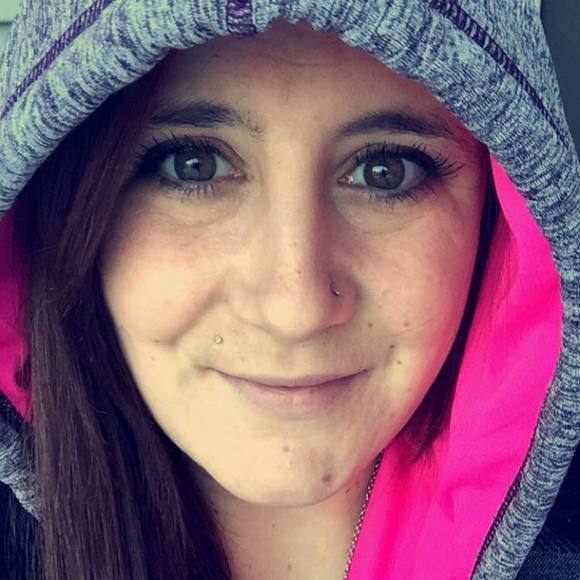 Meet your Posher, Nicole - Picture 1 of 1