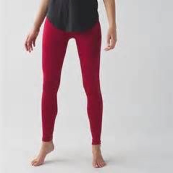 Lululemon Zone-In tight. NWOT size 4