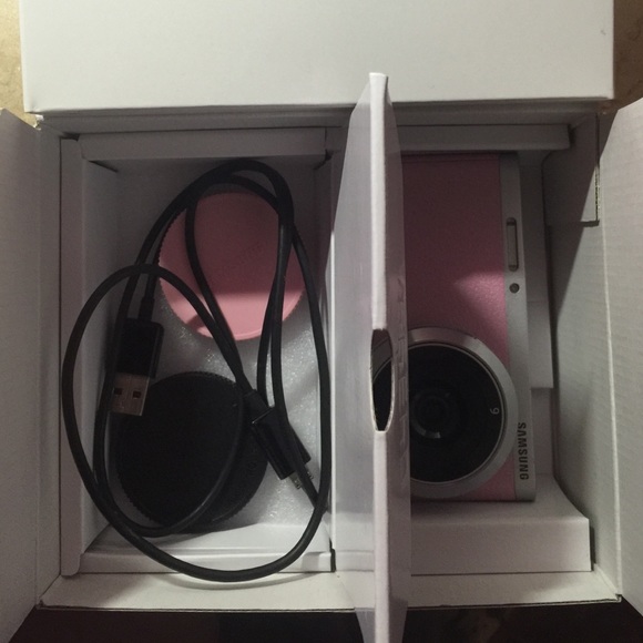 SOLD NIB Samsung NX mini pink selfie camera💕 - Picture 2 of 4