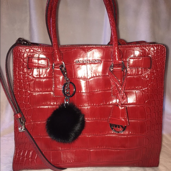 ⛔️SOLD⛔️Michael Kors embossed leather large Dillon
