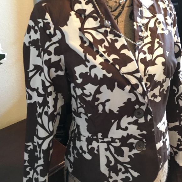 Cream & Brown Toile Design Blazer - Picture 2 of 4