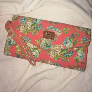Wallet / Wristlet.
