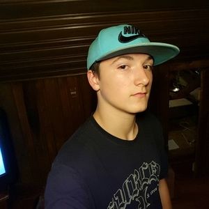 Meet your Posher, Casey