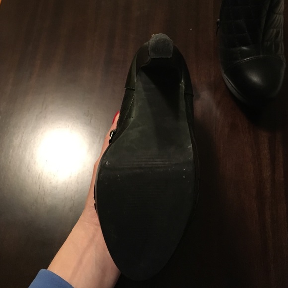 Black Steve Madden booties - Picture 3 of 3