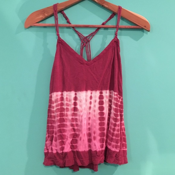 American Eagle maroon tie-dye shirt