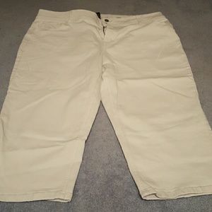 white Jean capri's