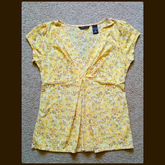 = NY&Co Buttercup Yellow Summery Empire Top S - Picture 2 of 3