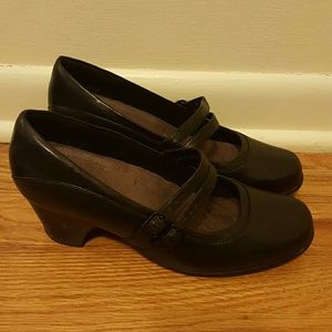 Women's shoes
