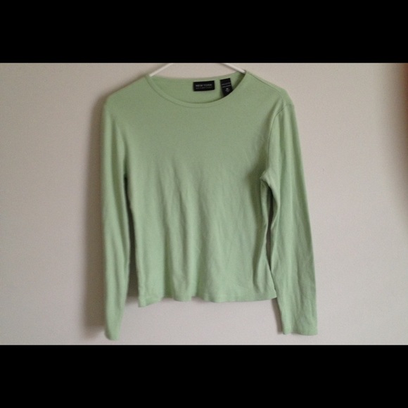 Long sleeve top by New York & Company