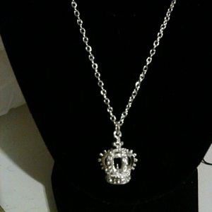 Crown thee Queen necklace last day