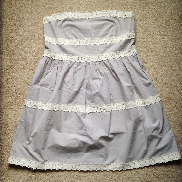 Cute gray strapless dress with lace trim