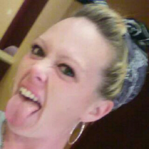 Meet your Posher, Misti - Picture 1 of 1