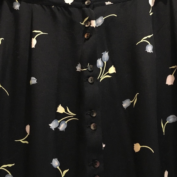 Spring skirt - Picture 2 of 3