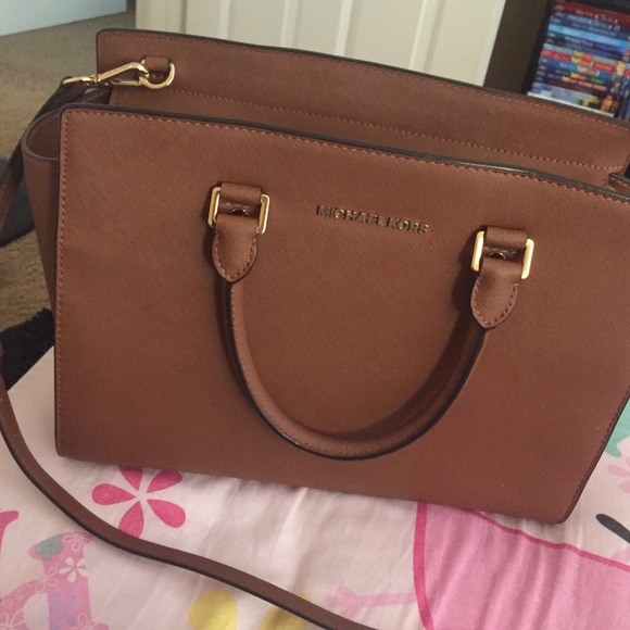 MK luggage (color) tote - Picture 2 of 4