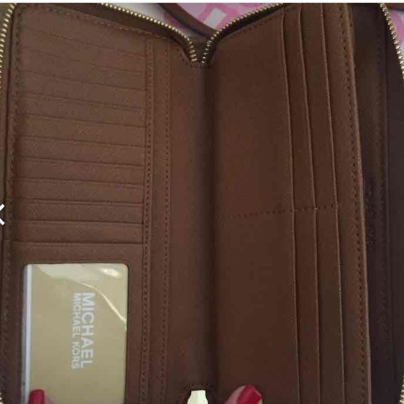 MK luggage (color) tote - Picture 4 of 4