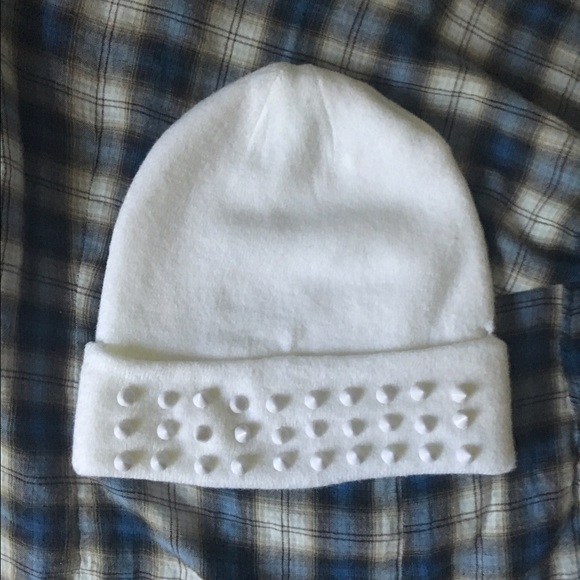 💥SALE White studded beanie