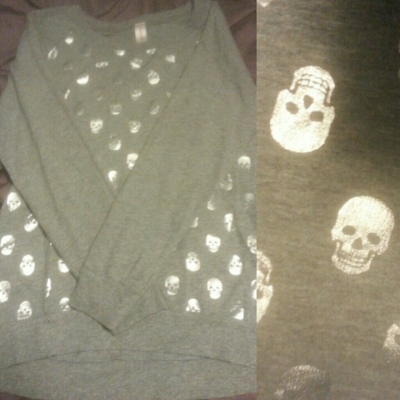 NWOT Gray sweater