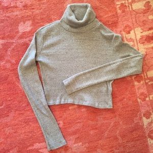 ⭐️SOLD⭐️ NWOT Zara crop turtleneck