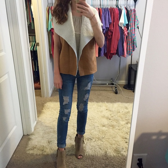 •FINAL PRICE•Camel Suede and Sherpa Shearling Vest - Picture 3 of 3