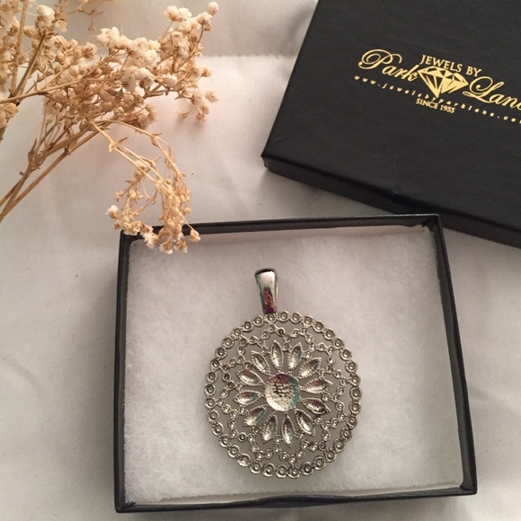 Necklace Pendant Jewels by Park Lane - Picture 4 of 4