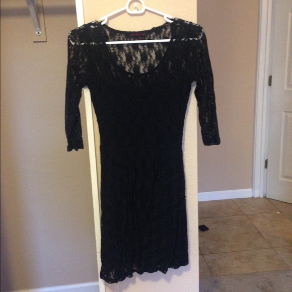 Long sleeve lacy back dress