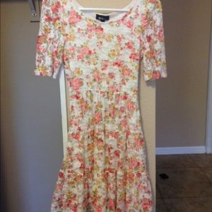 Floral lacy long sleeve dress