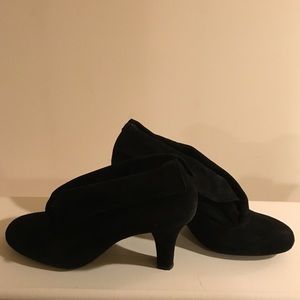 Enzo Angiolini Earoman black suede