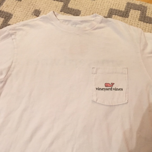 Vineyard Vines T shirt