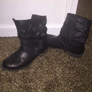 black boots. come right above ankle