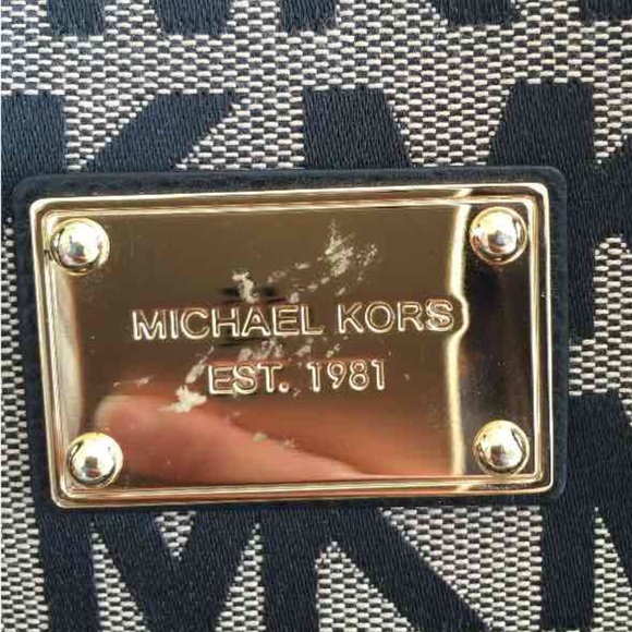 ❌SOLD❌ Michael Kors Travel bag - Picture 4 of 4
