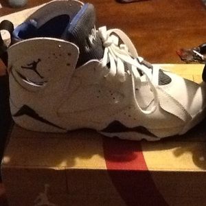 Jordan retro 7 two pack size boys 4.5