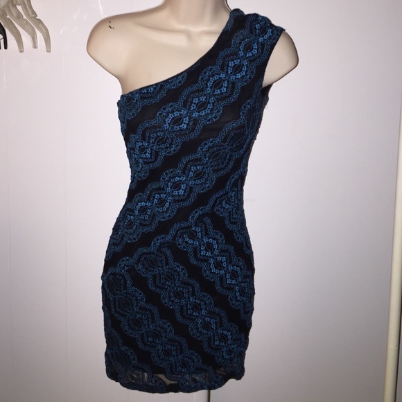 Dresses & Skirts - Black/blue Lacy Dress