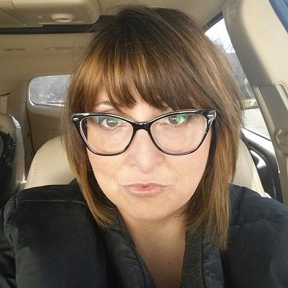 Meet your Posher, Stacy - Picture 1 of 1