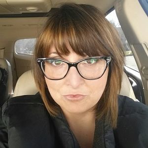 Meet your Posher, Stacy