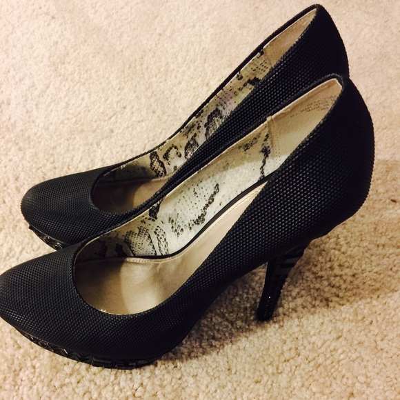 Rachel Roy Pumps