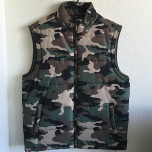 Camo Mens Puffer Vest