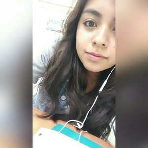Meet your Posher, Alejandra
