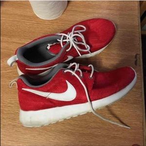 Nike roshe runs