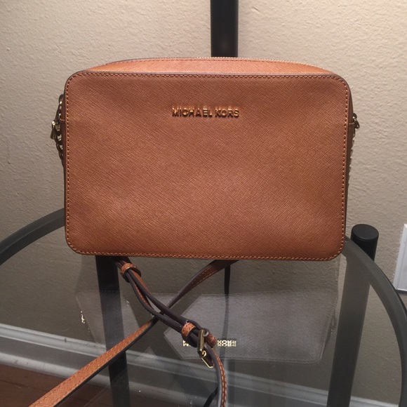 Michael Kors Handbags - Michael Kors Crossbody
