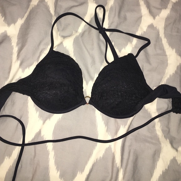 Victoria's Secret black bikini - Picture 1 of 3