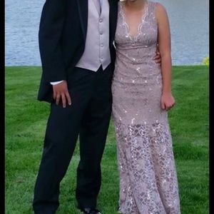 Gorgeous lace prom dress