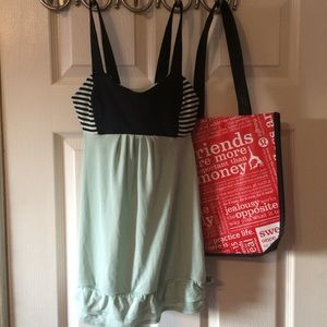 Mint Lululemon top size 4