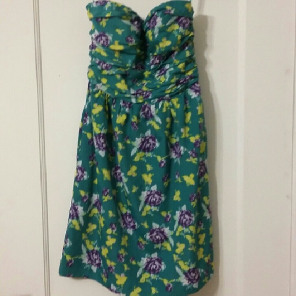 Adorable Gap strapless floral dress size 4