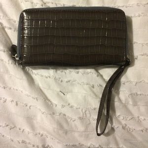 Two zipper wristlet