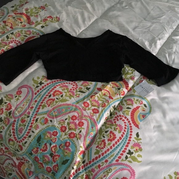 Cute and practical half tee.